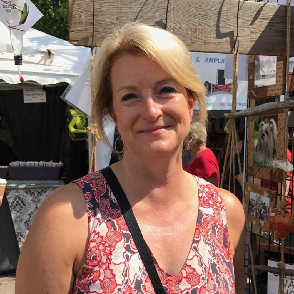 Meet your Posher, Elizabeth